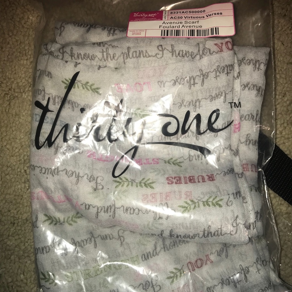 Thirty One Scarf